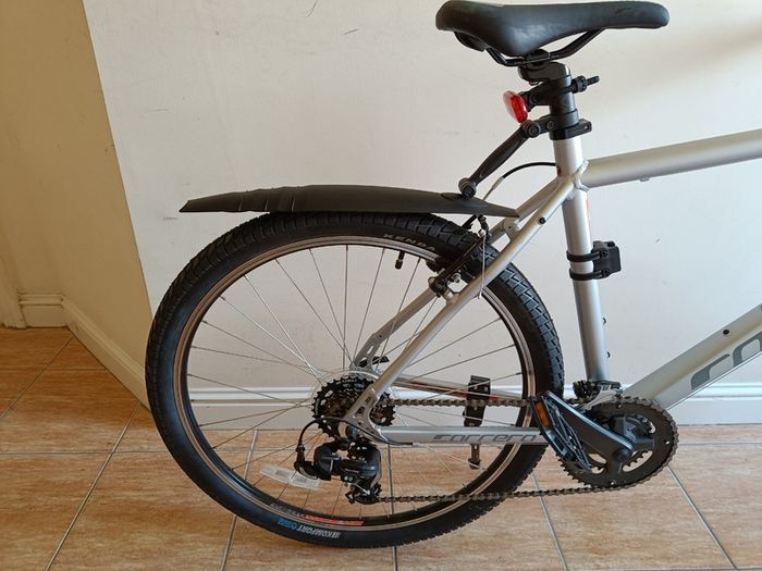 Carrera Parva Mens Hybrid Bike & Accessories