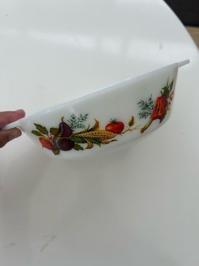 Vintage 60s Pyrex dish