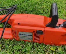 Husqvarna 321 electric chainsaw