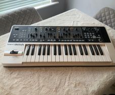 Roland Gaia SH-01