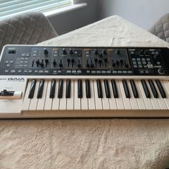 Roland Gaia SH-01