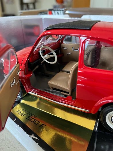 Fiat 500 L 1/18-1/16 Burago
