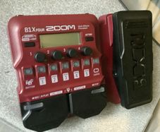 Zoom B1X FOUR bass multi-effects processor