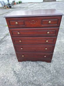 Beautiful vintage Rossmore chest of drawers