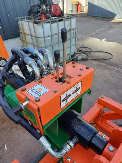 25 Ton Tractor Log Splitter