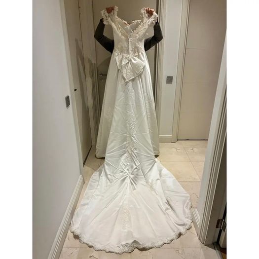 Wedding Dress UK Size 12 Jasmine Bridal Vintage Full satin skirt in cathedral length train COLLECTION DUBLIN 18