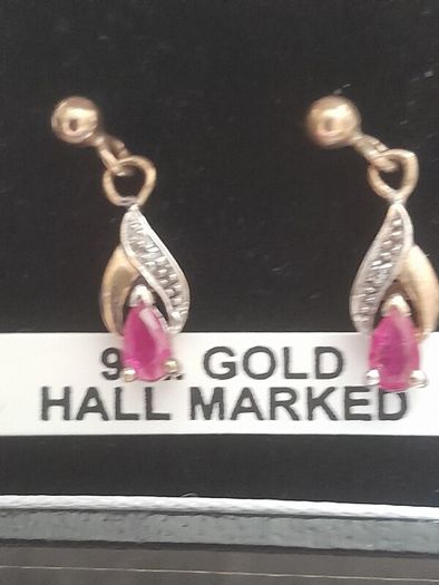 ladies 9ct gold earrings