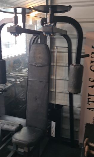 Pec Deck Machine