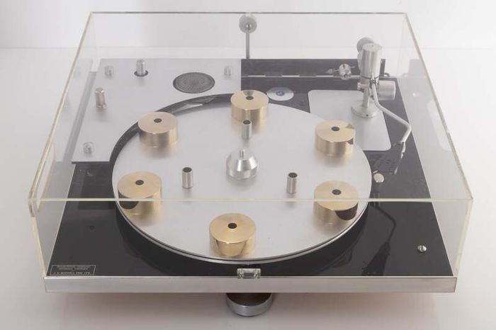 Legendary Michell Transcriptors Hydraulic Reference Turntable / Fluid Tonearm NAGAOKA MP110 CARTRIDGE This is the Top model and ultra rare with The Fluid Tonearm 'the very best'