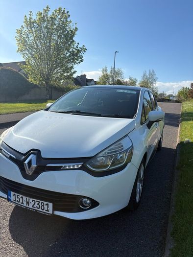White Renault Clio
