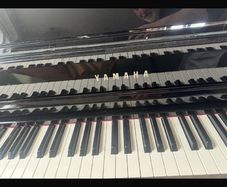 pianos