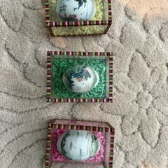 Vintage Hong Kong Hand Painted Eggs x3 in Display Boxes