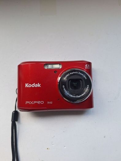 Kodak PIXPRO x 42 red