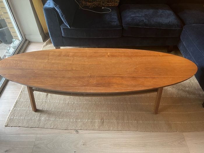 oval coffee table