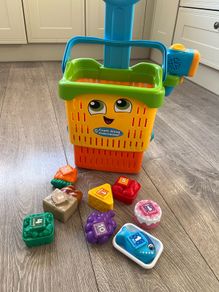 Toy shopping basket