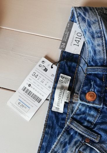 New Stradivarius ladies straight low 1410 blue jeans UK6.. EUR 34