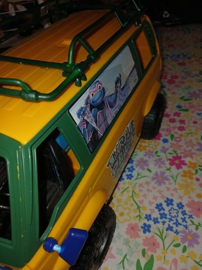 Teenage Mutant Ninja figure  Playset and figures (Please Read)