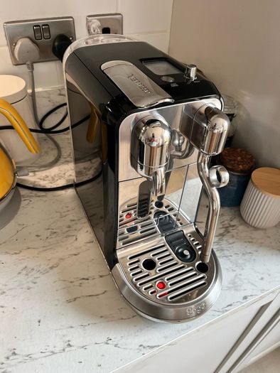 Sage Cresita Nespresso Coffee Machine in Black/Chrome