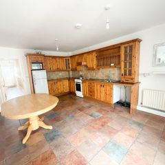 Fitted kitchen