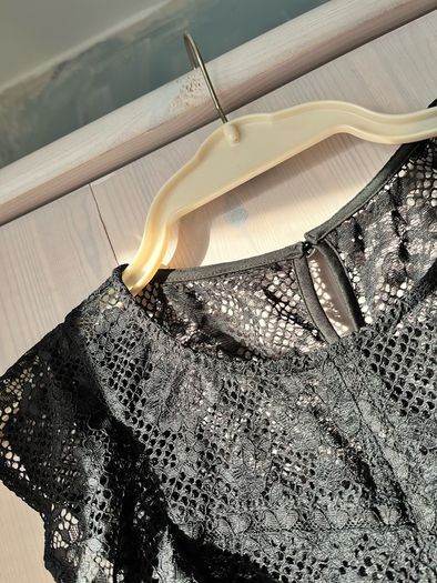 Guess Black Lace Ruffled Top Size S UK 6