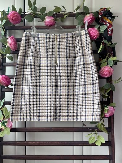 skirt  bnwt marks & Spencer size 12 herringbone mini skirt