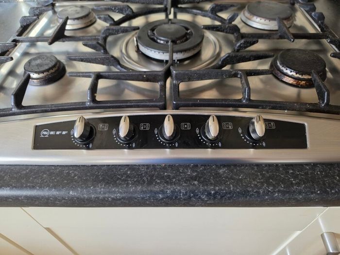 NEFF 5 burner stainless steel built-in gas hob 80cm
