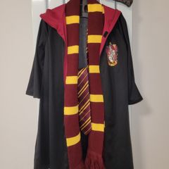 Halloween Costume - Official Harry Potter Hooded Cloak (Age 5-6) and wand