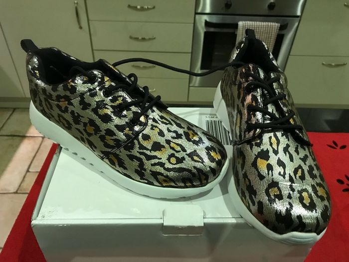 Metallic leopard print trainer
