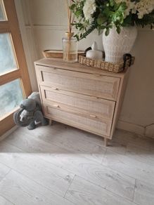 sideboard