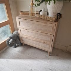 sideboard