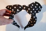 Black &amp; White Head Band With Bow On Top.