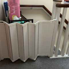 No trip stair gate