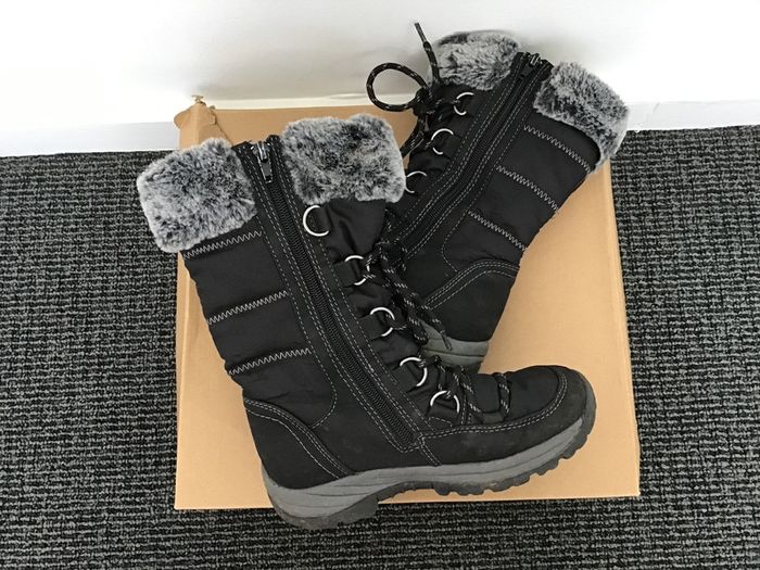 Girls winter boots, size1 (33)