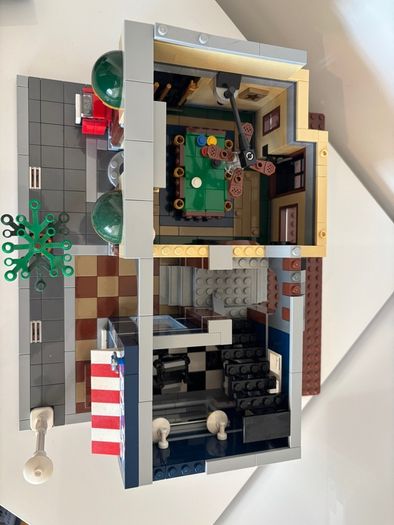 LEGO Creator Lot 6 Sets - 10232 10251 10246 10260 10218 10243
