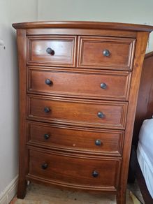 Chest of drawers