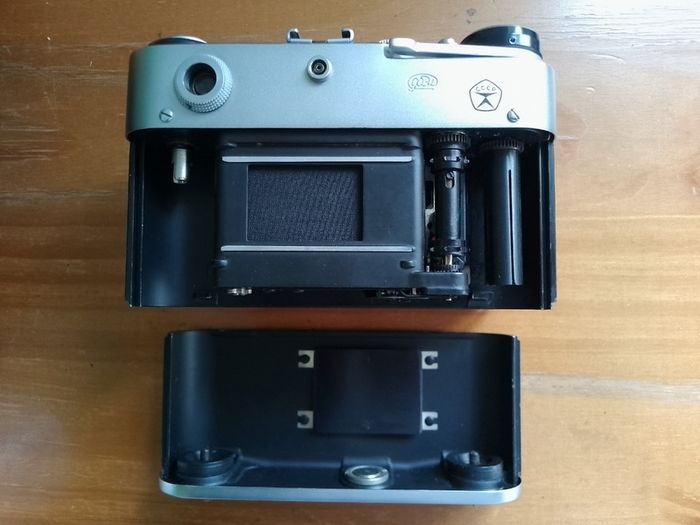 Refurbished FED-5B Olympic, 35mm Film Camera, Industar-61 Lens, M39 Mount, 256538