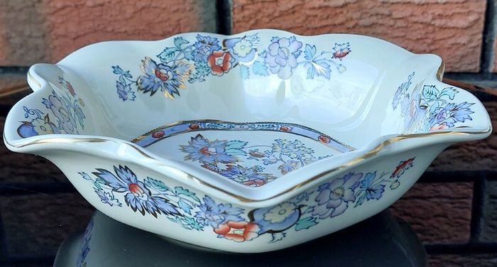 Mason's "Topaz Blue" Scalloped/Ruffled Serving Bowl