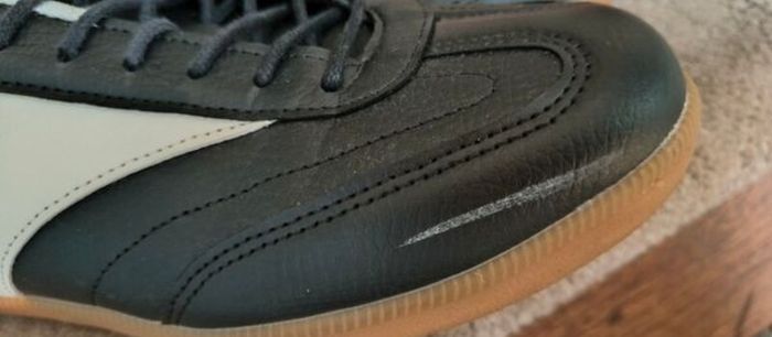 Sneakers size 7