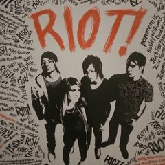 Paramore - Riot.