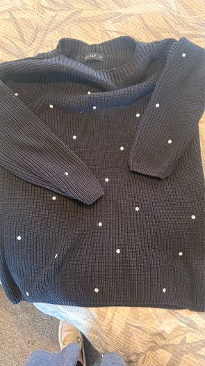 jumper black white spots