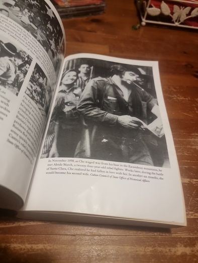 Che Guevara: A Revolutionary Life (Soft cover)
