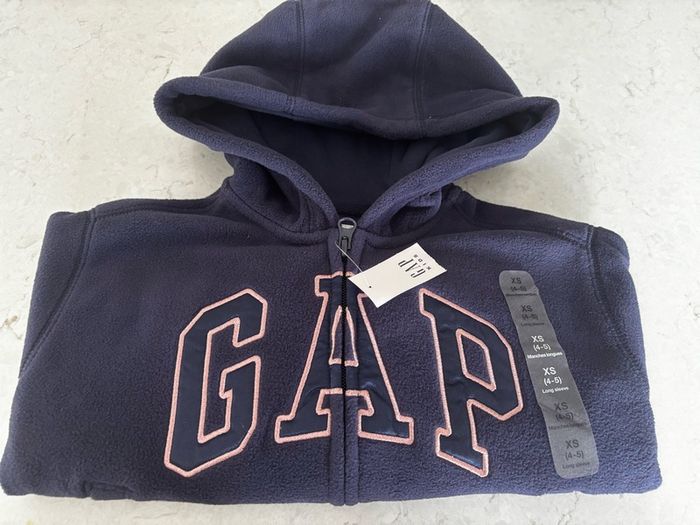 Girls Gap hoodie