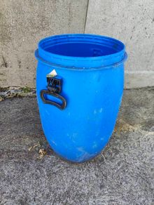 Plastic drum