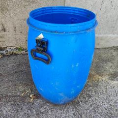 Plastic drum