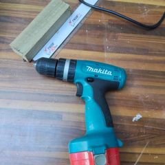 Makita Screw Guns plus charger