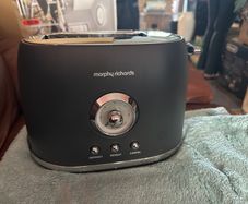 Morphy Richards  2 Slice Toaster