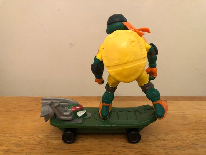 TMNT Thrashin Mike Ninja Turtle Action Figure With Skateboard