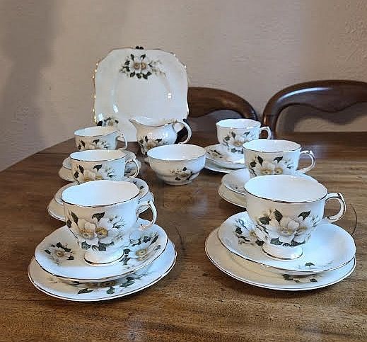 Pretty Arklow Pottery Vintage Tea Set 6 Settings