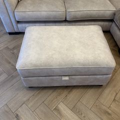 DFS Footstool