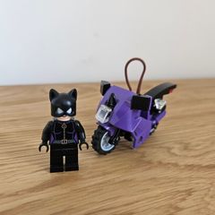 The LEGO DC Comics Catwoman & Bike